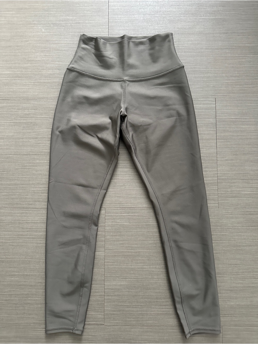 ALO Yoga 7/8 High-Waist Airlift Leggings